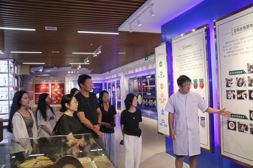 从课堂到实践:探寻中(蒙)医药之美