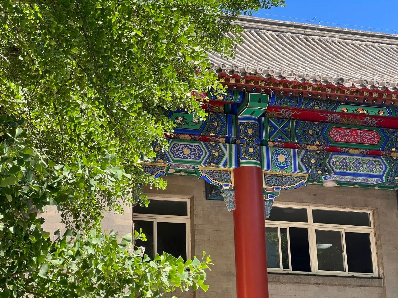 中南民族大学党委常委、副校长李红燕一行来校调研