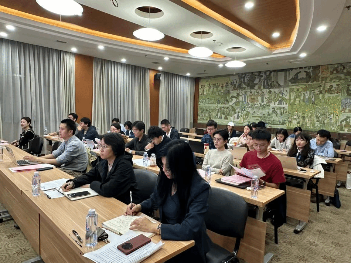 ag真人试玩铸牢中华民族共同体意识研究基地举办学习贯彻落实全国民族团结进步表彰大会精神座谈会