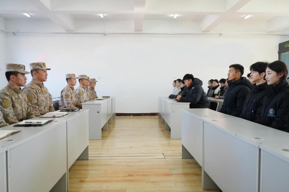 第82集团军某旅“钢八连”与ag真人试玩开展联学联建活动