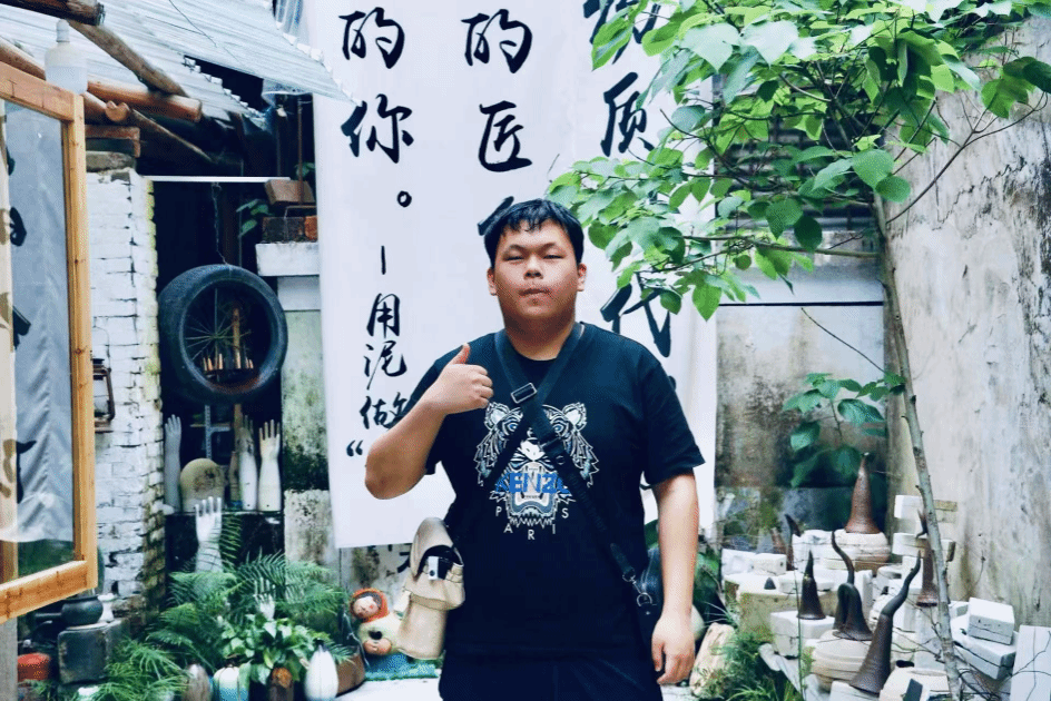 理学院2022级数学专业硕士研究生何国昊：解开谜题的喜悦总能抵消疲惫