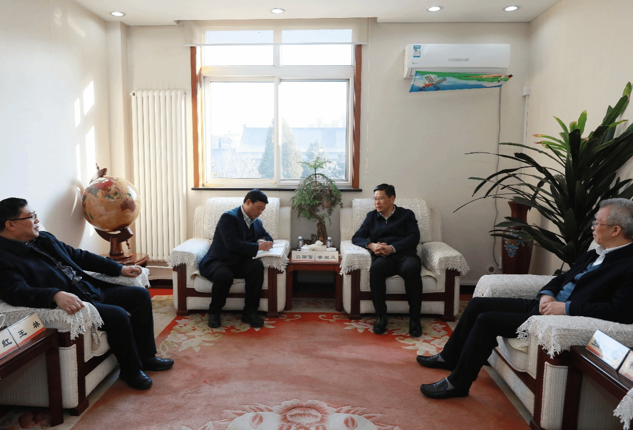 贵州民族大学党委书记吕国富一行来访