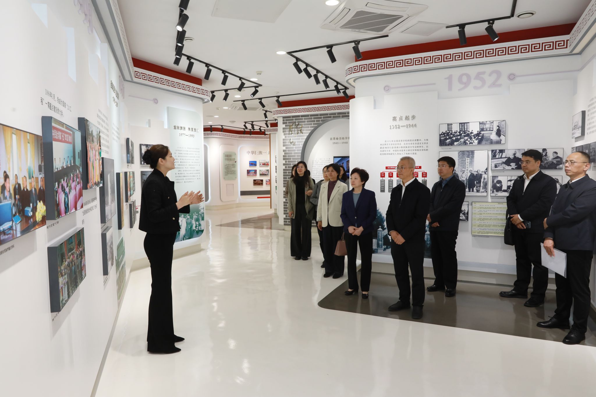 中国宋庆龄基金会党组书记沈蓓莉来校调研