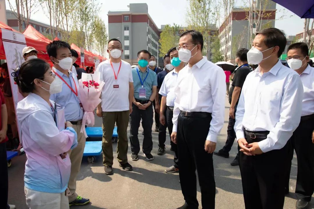 中秋佳节，丰台区委书记王少峰到我校丰台校区检查慰问