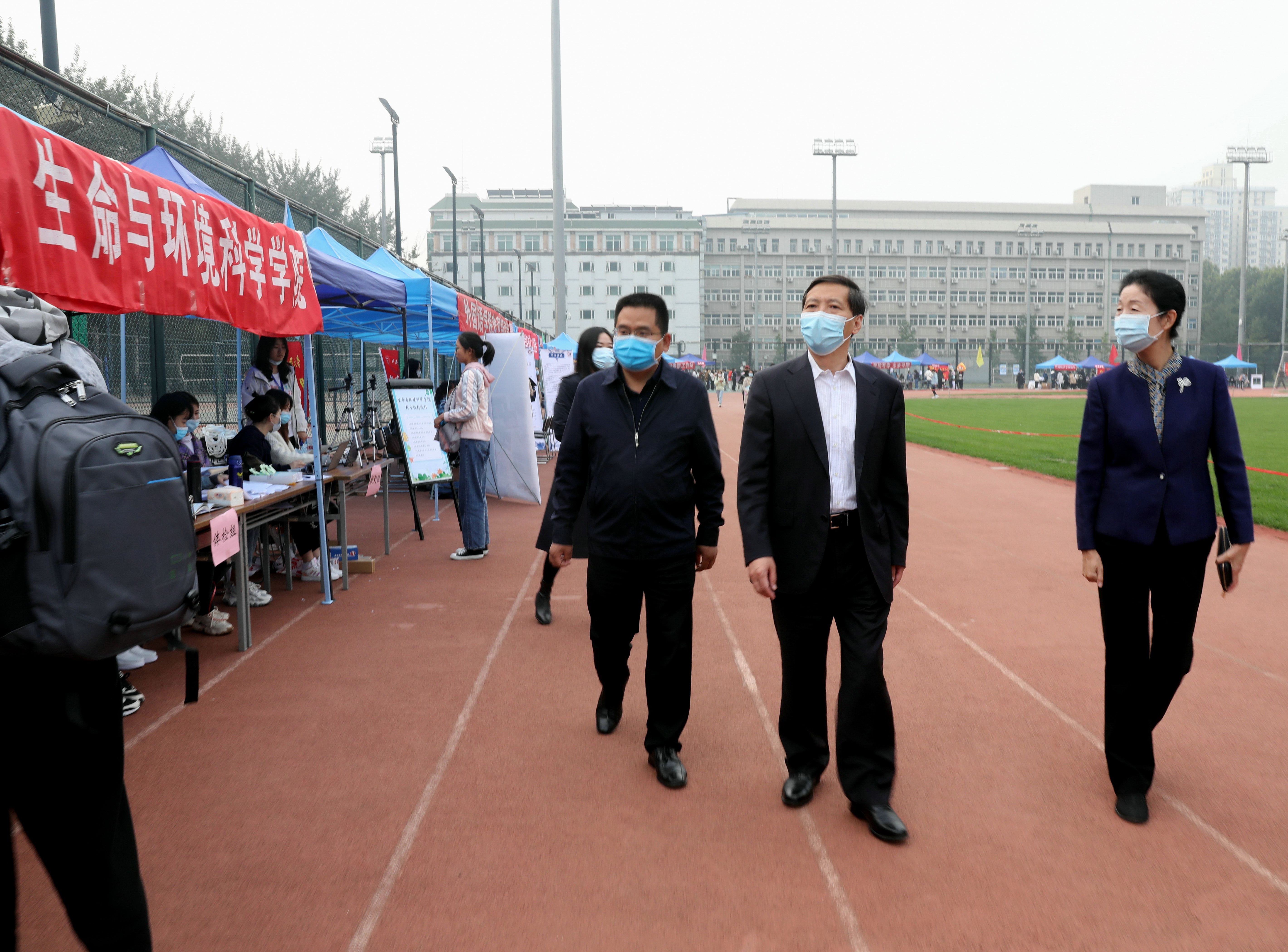 【现场直击】民大,我来了!2020级本科新生报到之喜鹊欢叫满“新”欢喜