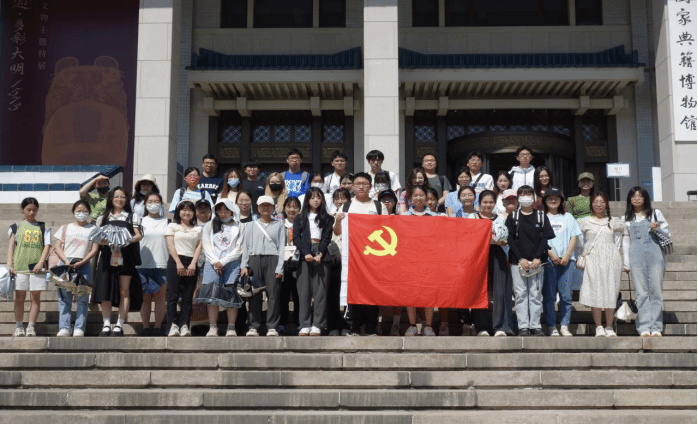 让“思想伟力”转化为“发展动力” 文学院扎实推进主题教育