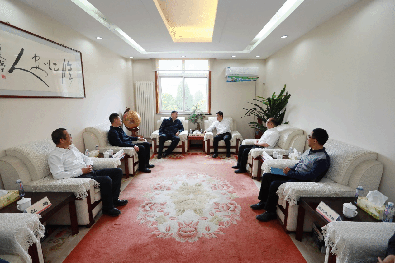 内蒙古民族大学党委书记赵东海来校调研