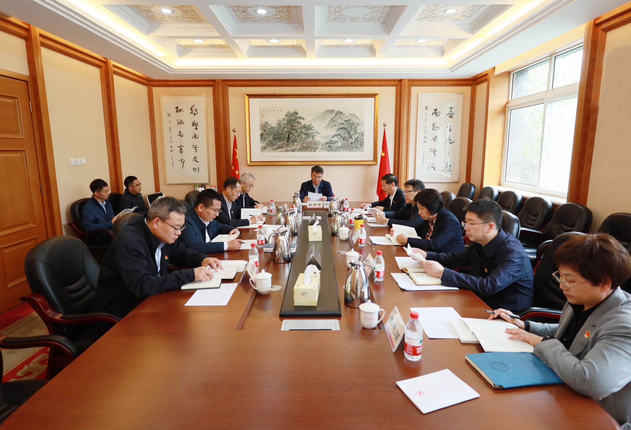 学条例、守党纪、强党性 ag真人试玩举办校领导班子党纪学习教育读书班