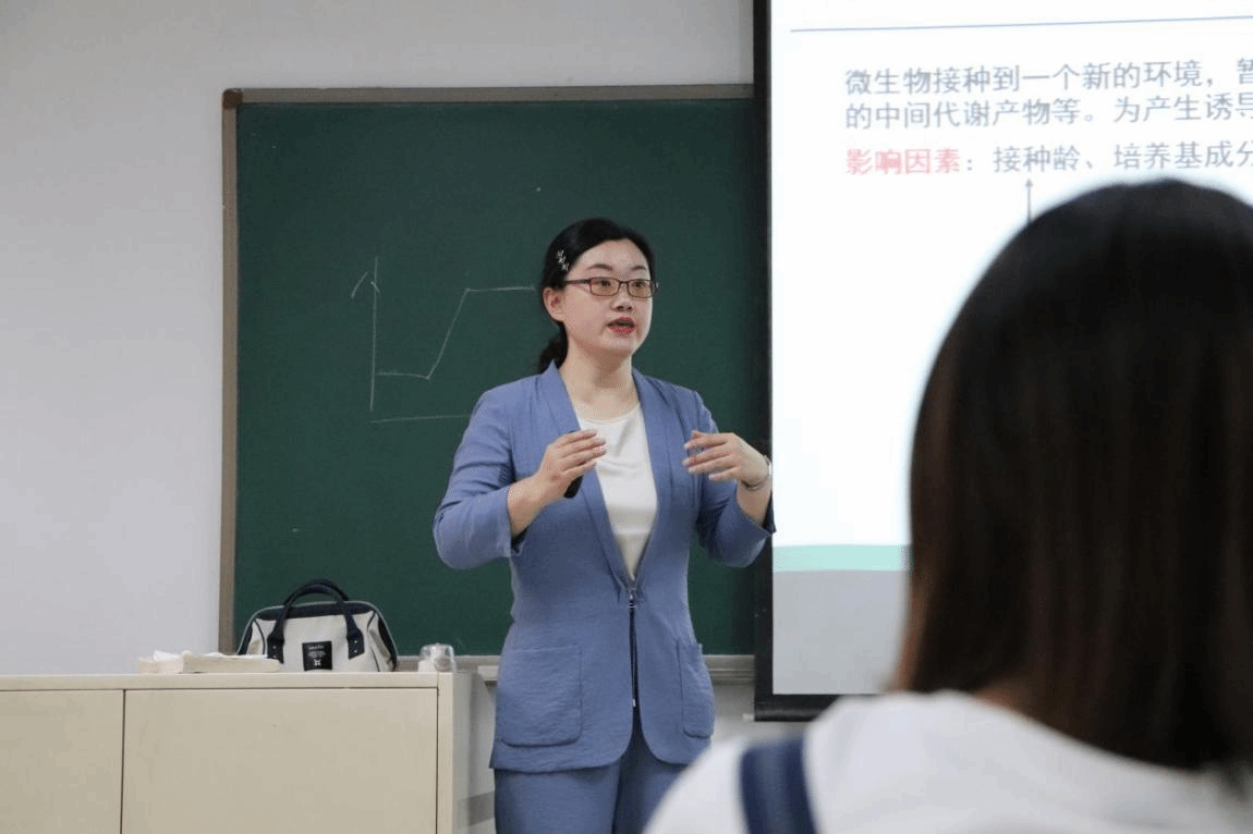 生命与环境科学学院李崴：