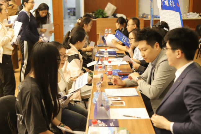 信息工程学院举办2026届校园招聘双选会